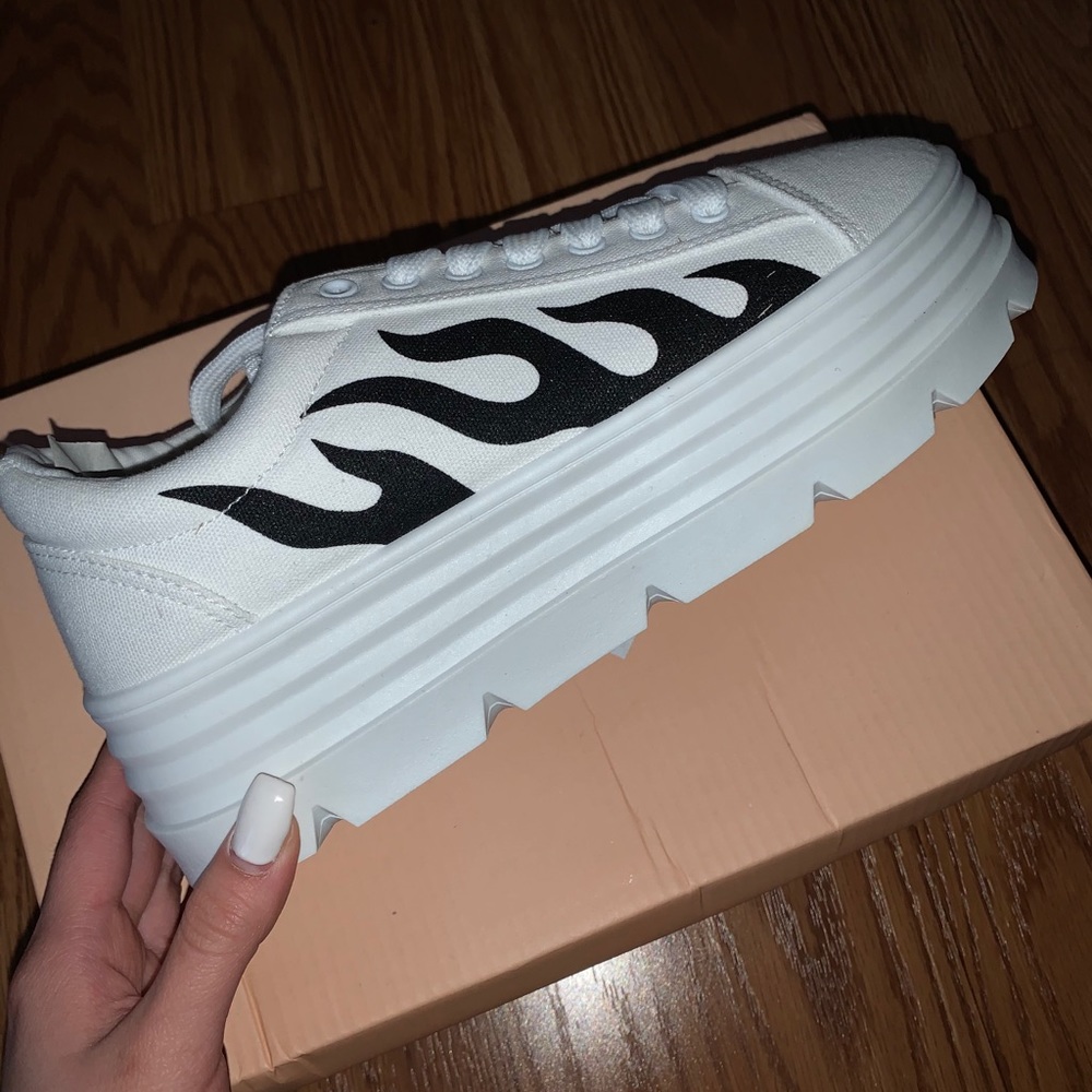 Nasty gal White Sneakers with Black Flames